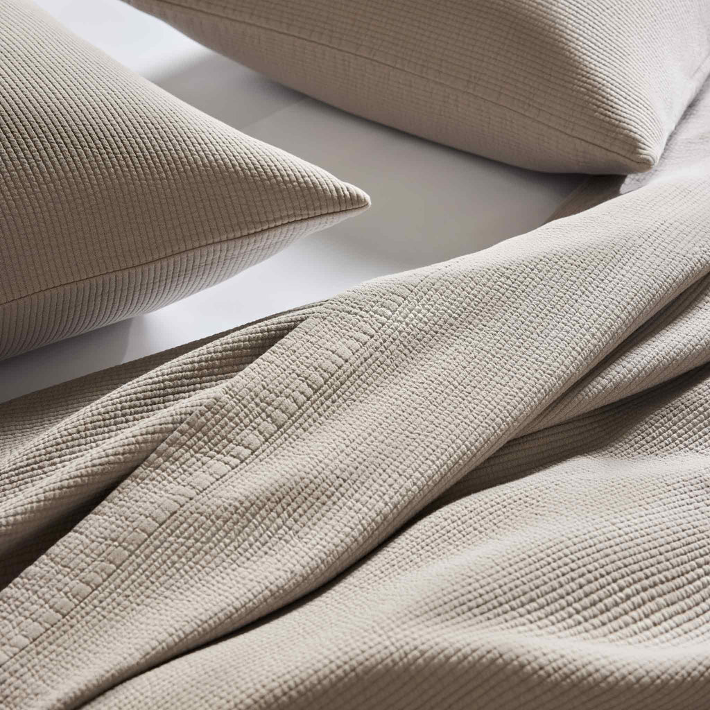 HCB: Ribbed Matelasse Quilt