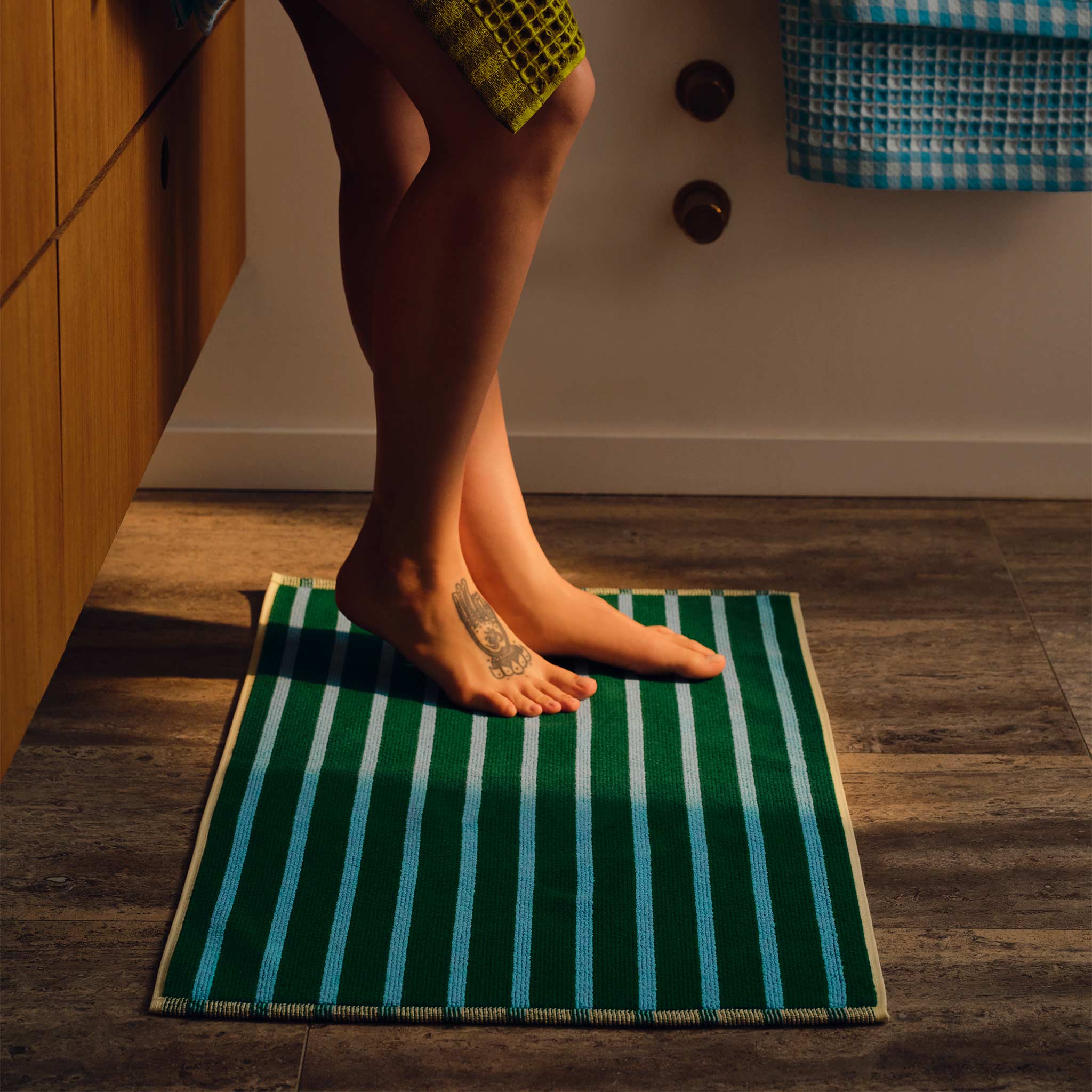 Reversible Looped Bath Mat
